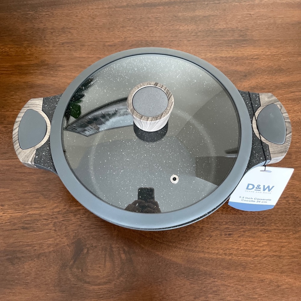 D&W 9.5” Pot With Glass Lid, Cookware Casserole